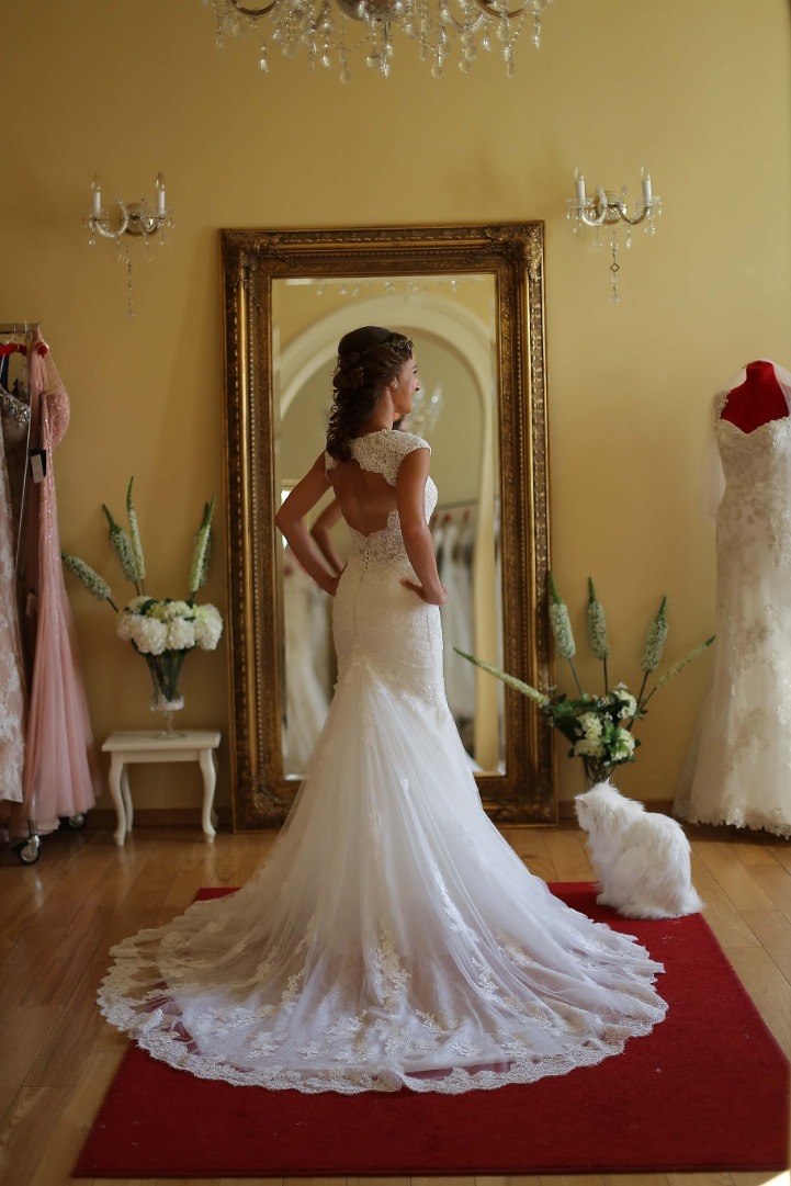 Discover the Magic of Bridal Couture at Our Exclusive Boutique